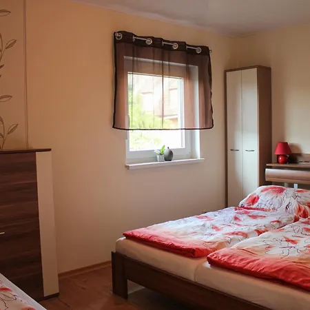 Kleines Am Feldrand * Malchow (Mecklenburg-Vorpommern)